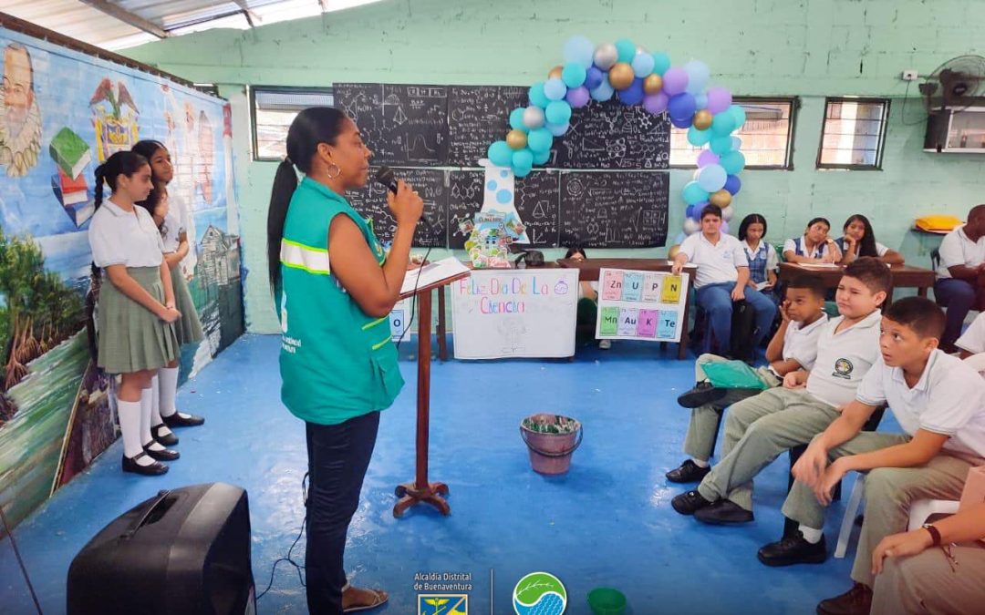 En el marco del Día de la Ciencia,   junto a estudiantes, profesores y académicos, exploramos temáticas sobre ciencia, tecnología, sociedad y medio ambiente