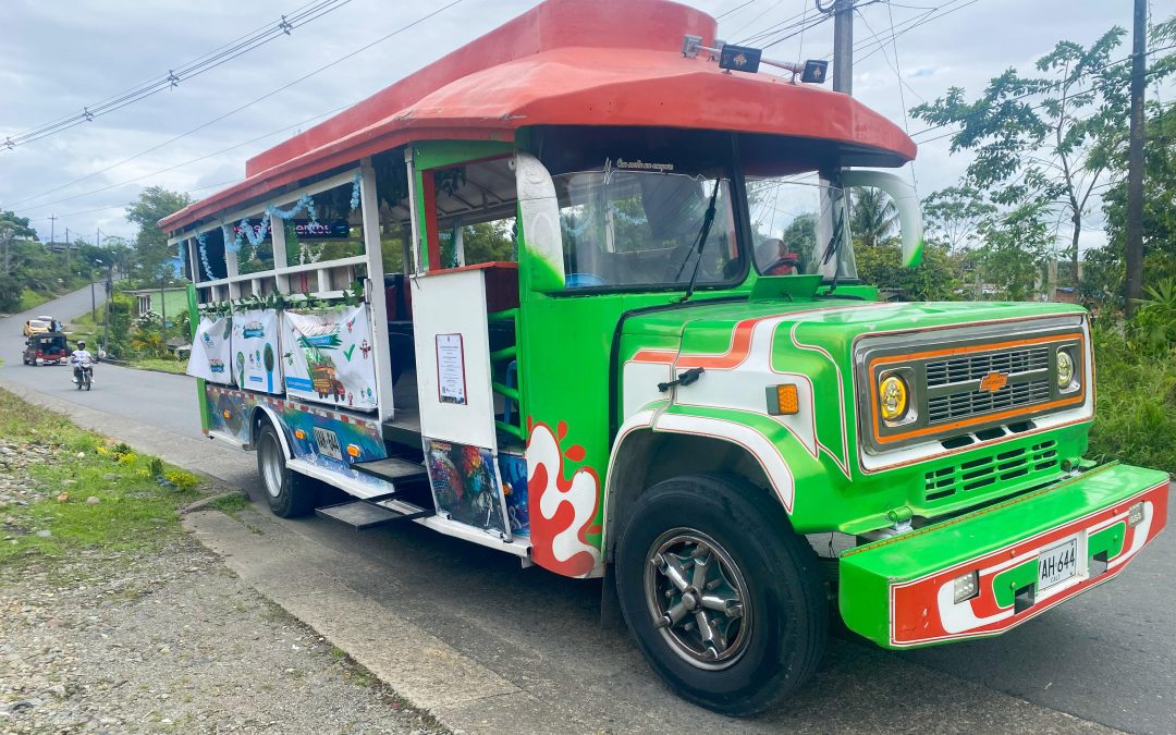 Aula Ambiental Móvil del EPA recorre Buenaventura llevando educación y conciencia ciudadana